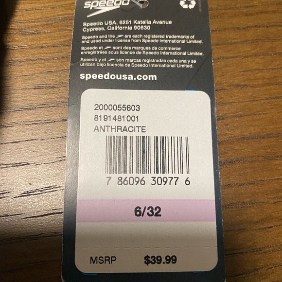 Speedo Black Women's One Piece Swimsuit - Picture 6 of 8